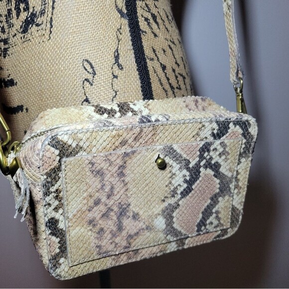 NWOT Madewell The Transport Camera Bag: Snake Embossed Edition - Picture 3 of 7